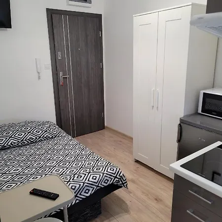 Kobierska 8 Mieszkanie 2 アパート *